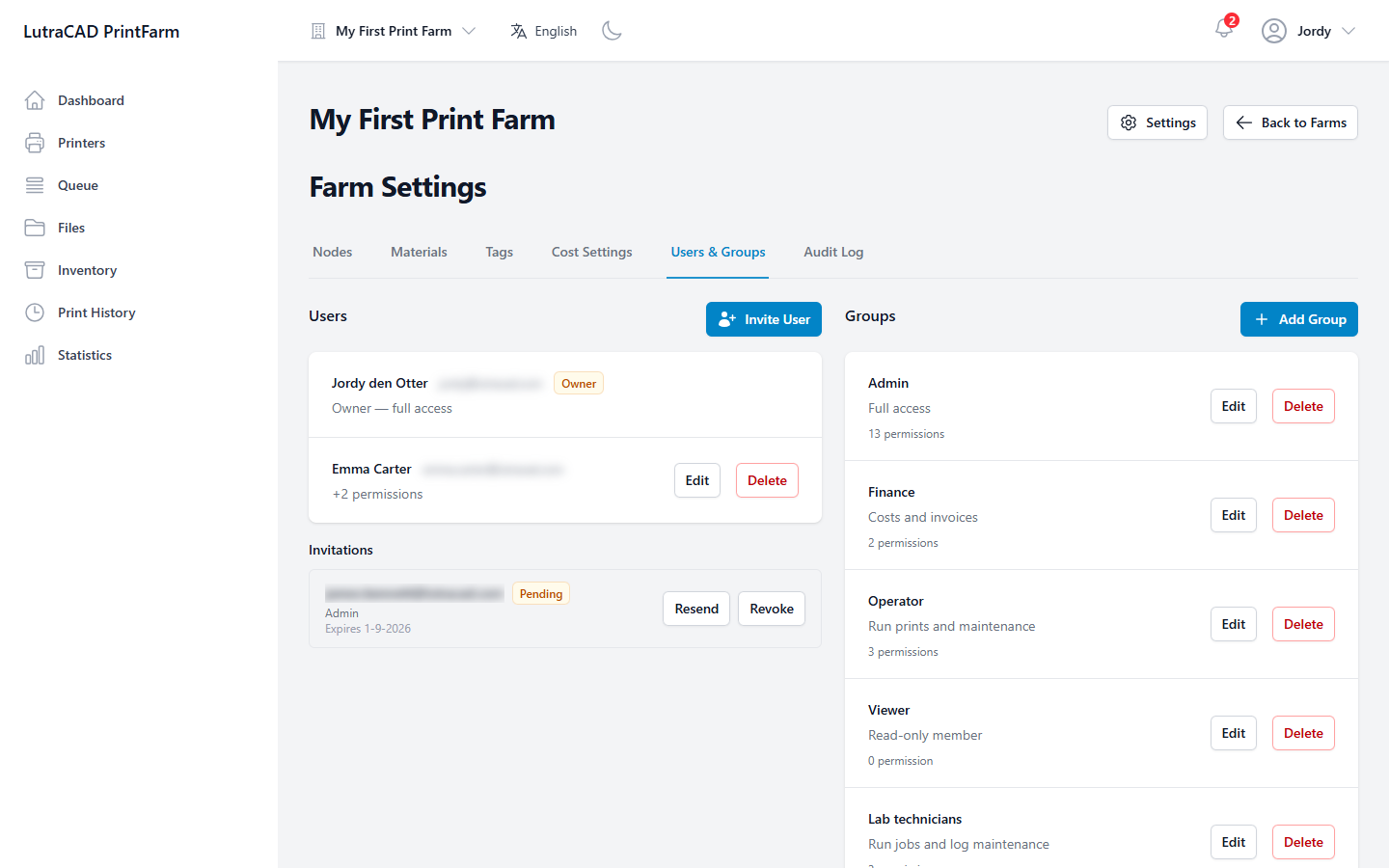 Die Registerkarte Benutzer &amp; Gruppen zeigt die Mitglieder der Farm, ausstehende Einladungen und die Gruppen mit ihren Berechtigungen